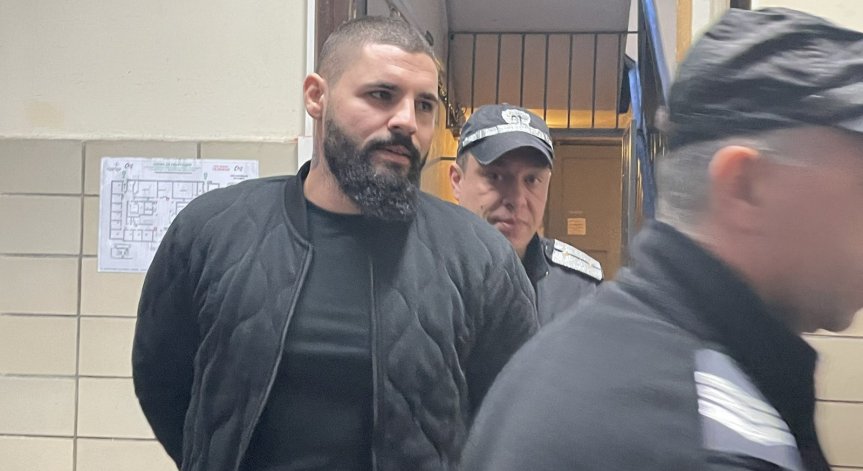 Оставиха в ареста Георги, обвиняем за нападението на 18-годишната Дебора