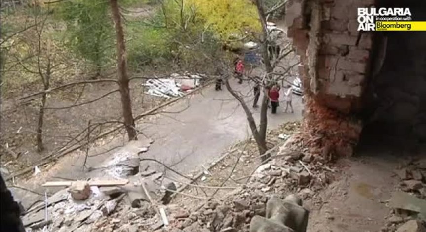 Четирима убити и десетки ранени при обстрел на жилищен район в Донецк