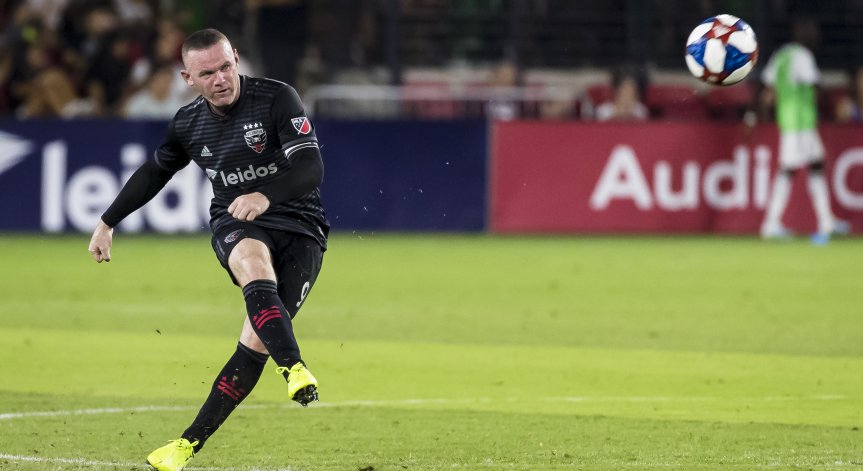 Рууни се завръща в Англия, става треньор на 