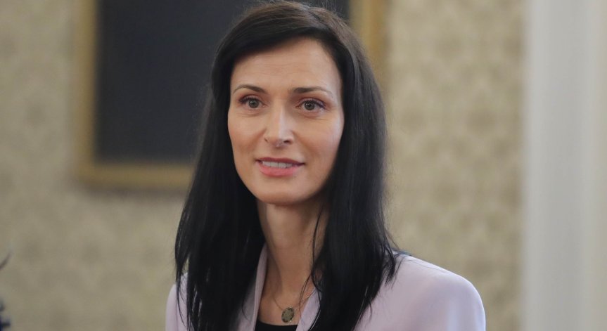 Мария Габриел е на посещение в Турция, среща се с външния министър Хакан Фидан