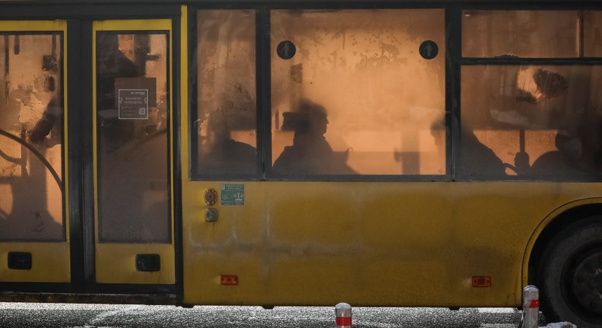 Без ток, без вода и при -19°: Киев се бори с руските удари с помощта на 