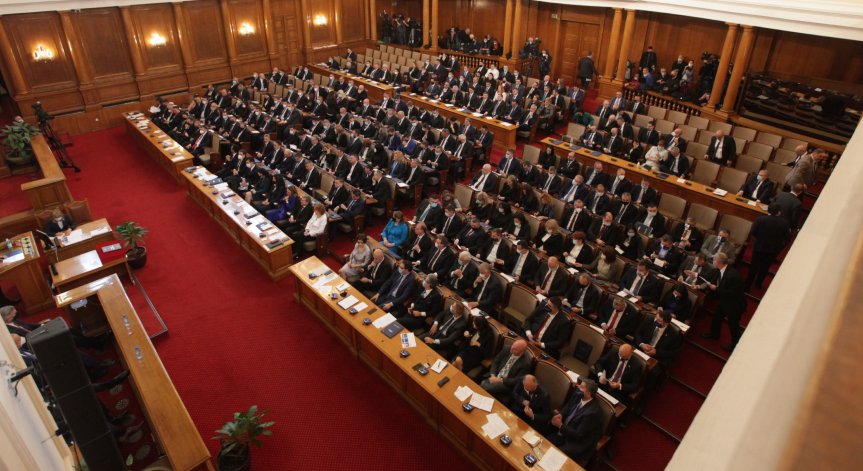 Ранни партийни срещи и нов опит за избор на председател на НС