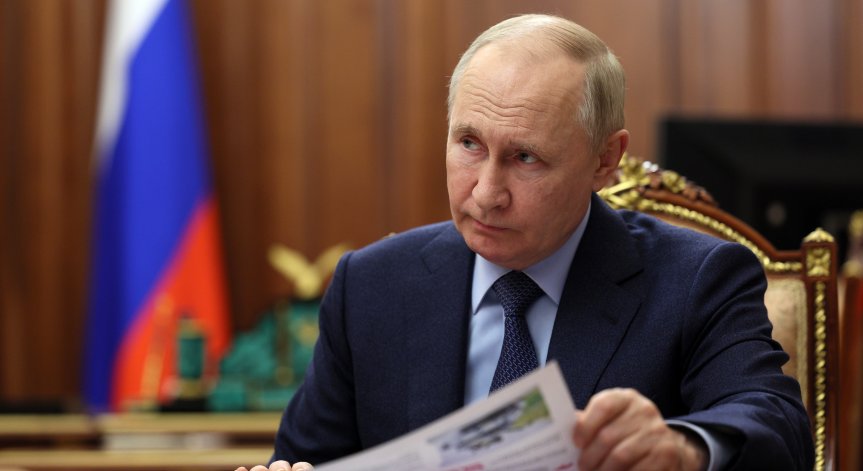 Владимир Путин е уведомен за смъртта на Алексей Навални, медици нищят причините