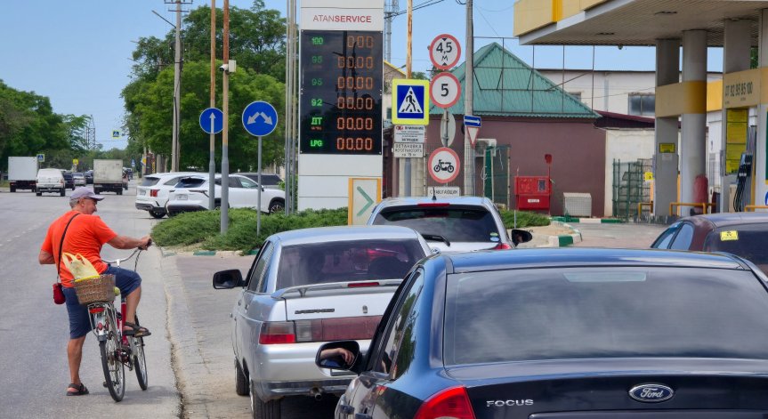 Ограничения в Русия за продажбата на гориво заради недостиг