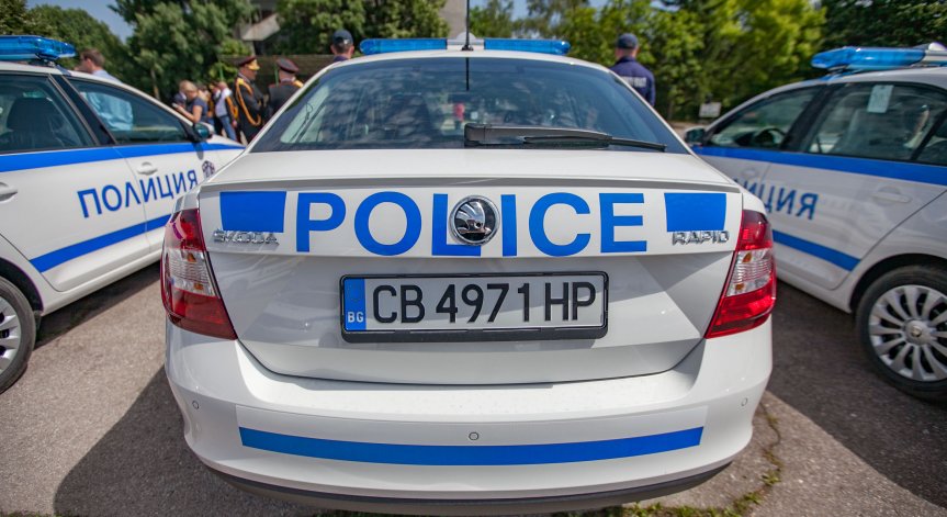 Арестуваха четирима, издирвани за обири на бензиностанции