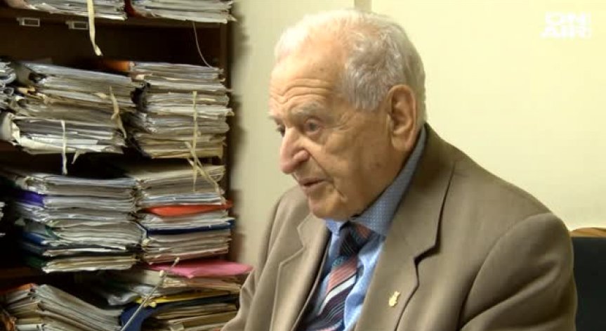 Социалното министерство обсъжда предсрочно увеличение на пенсиите