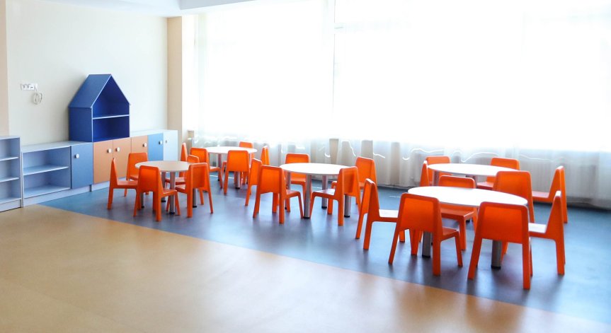 Тя нанесла удари с ръце на едно от децата.