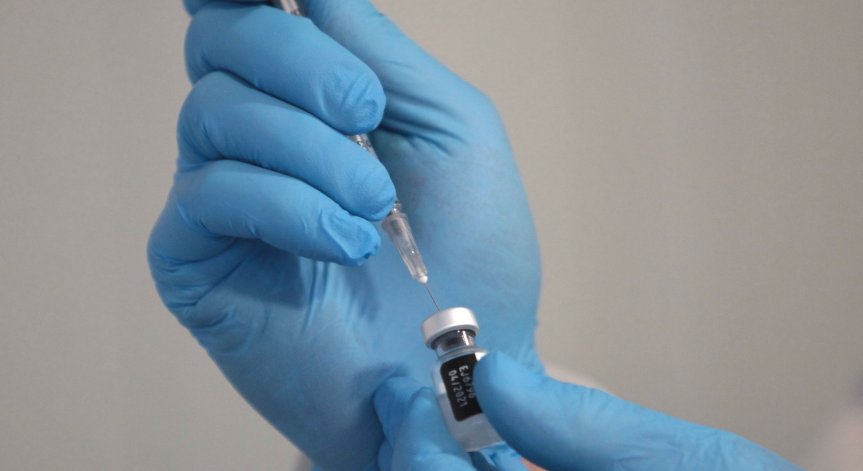 Започва ваксинирането срещу подварианта на Омикрон, доставят дози и за деца