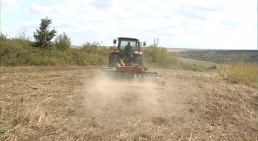 Чужденците няма да имат право да купуват земеделска земя...засега