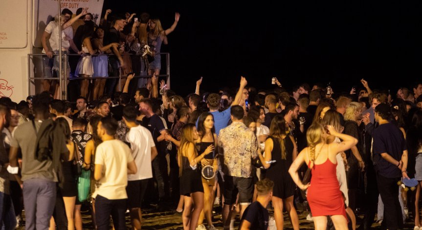 Как Испания имунизира 72% от населението си и се справи с антиваксърите