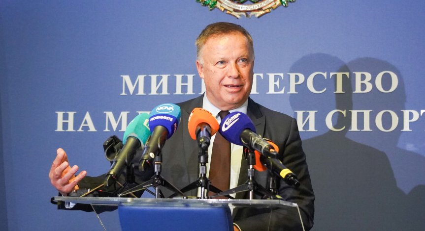 Министър Илиев: Нужен е независим одит на БФС за изключените клубове