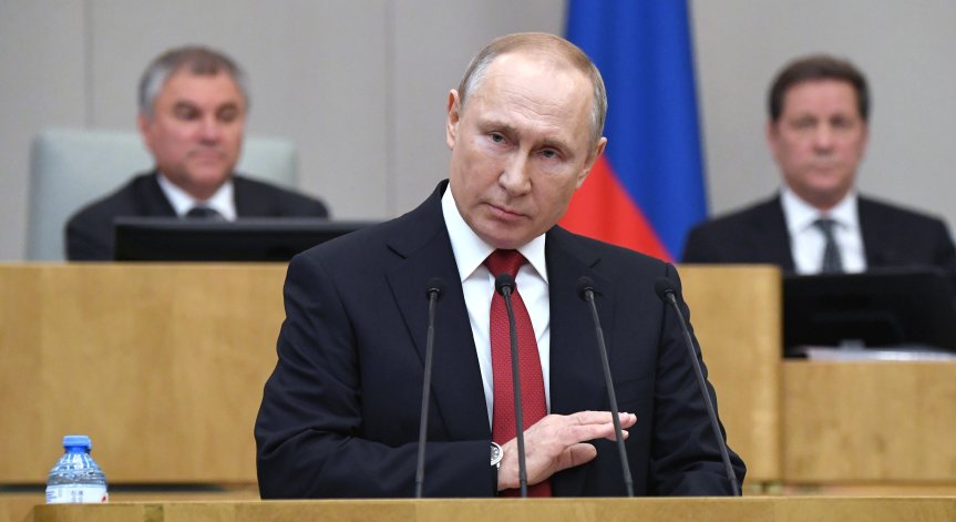 Путин - пожизнен президент, ако КС разреши