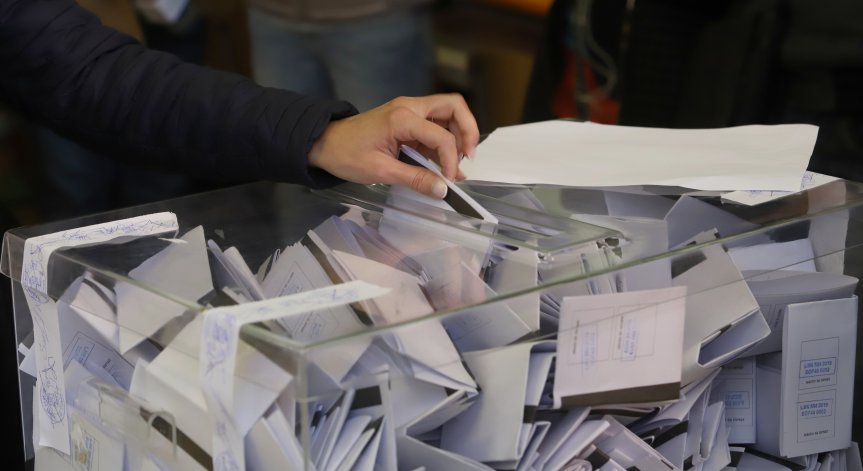 От 24 март хората под карантина подават заявление за гласуване с мобилна секция