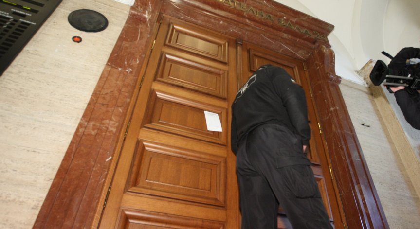 Близо 7 години затвор за разградчанин, пребил майка си до смърт