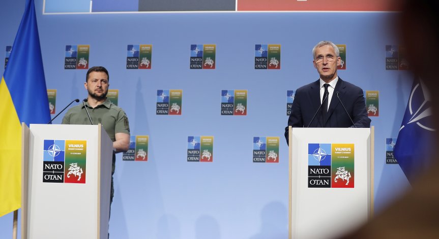 Столтенберг увери Зеленски: НАТО ще остане с Украйна колкото е необходимо