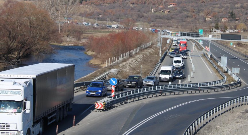 Ремонтират отсечка от 200 метра.