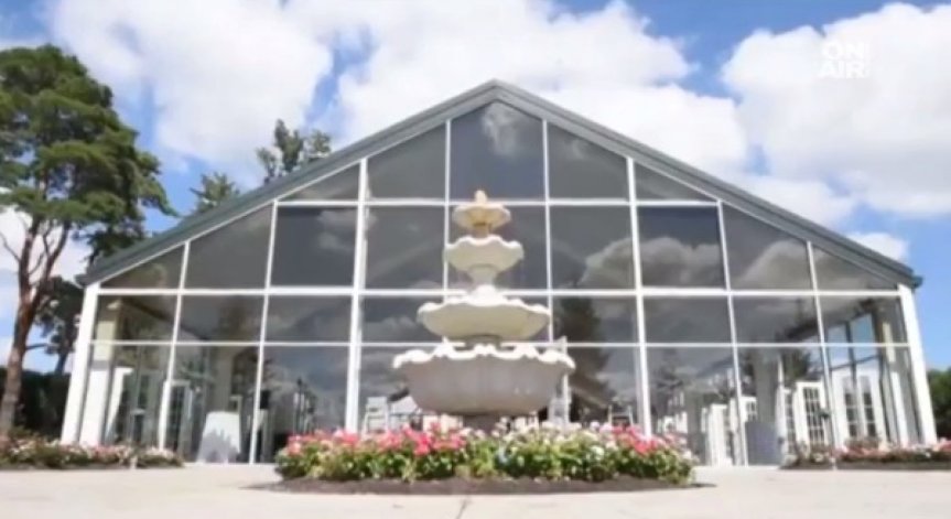 Двойка отмени сватбата си - организира тържество за бездомни хора