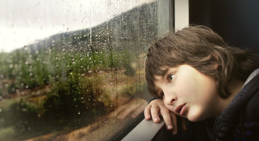 Агенцията за закрила на детето получила 38 сигнала за физически и психически тормоз само за месец