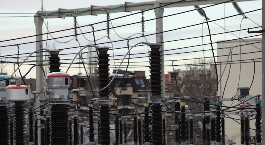 КЕВР предупреди за рязък скок в цените на тока за бита