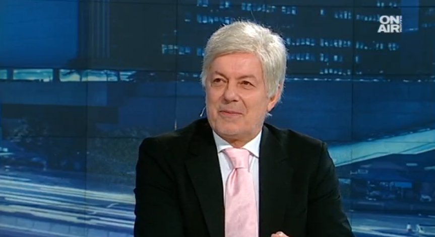 Валентин Михов: Футболът е политика!