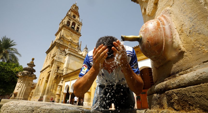 Испания включи на пълни обороти газовите си централи, за да се справи с жегите
