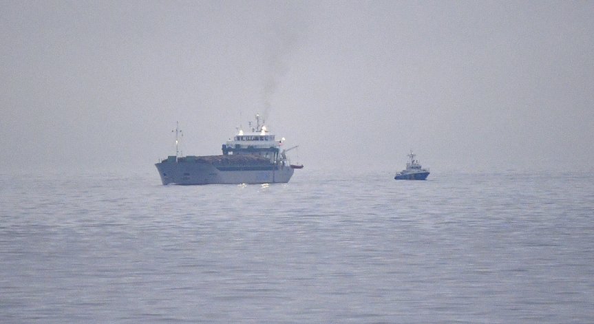 Издирват двама души след сблъсък на кораби в Балтийско море