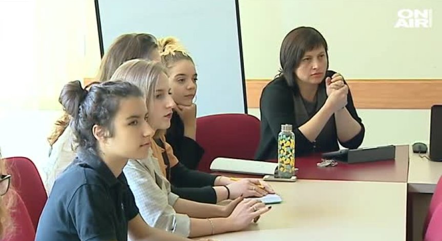 Вим Вендерс отново в България, ще разговаря с ученици за безопасния интернет