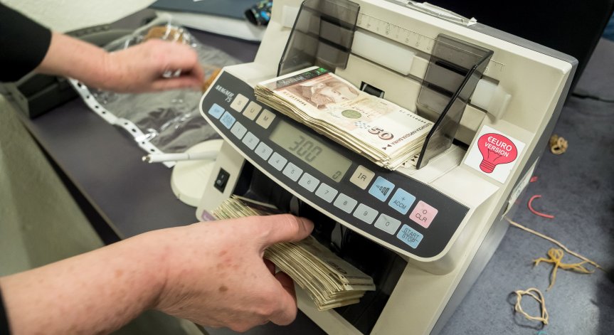 БНБ: Българските граждани държат близо 60 млрд. лв. в банките