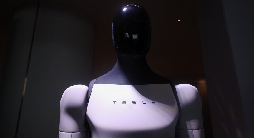 Tesla подготвя старт на хуманоидния робот Optimus