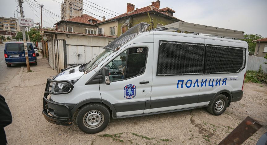 Четирима от Петрич отвлякоха и пребиха мъж, той избягал и скочил в язовир