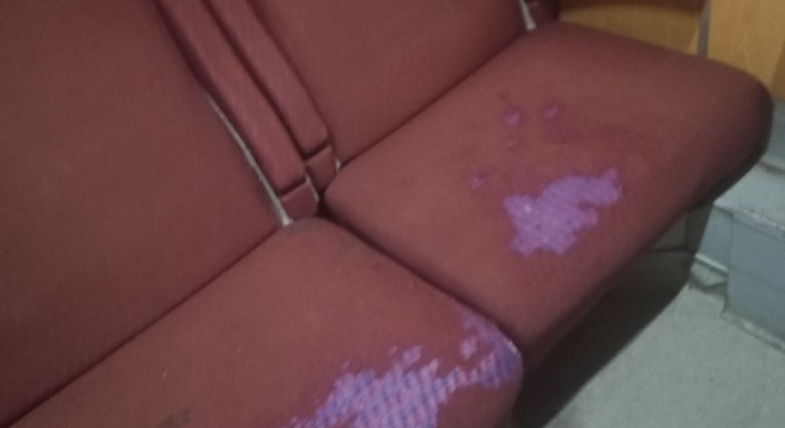 Първа класа ли? Вагоните на влака София - Септември са в окаяно състояние