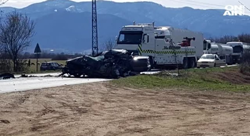 Човек загина след тежка катастрофа на главен път Е-79