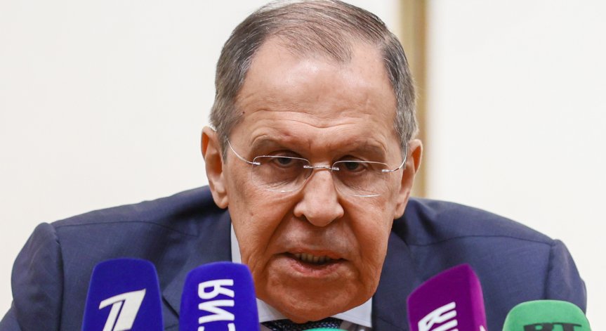 Лавров е в Турция, с Чавушоглу обсъждат мирните преговори с Украйна