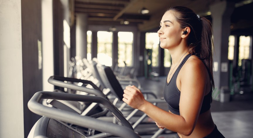 Не се облягайте на машината когато правите упражненията.