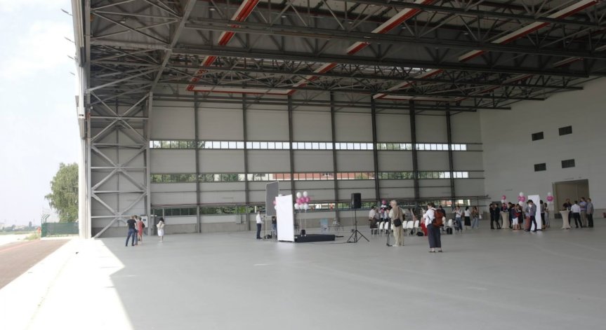 Новият хангар на Rose Air в северен район на летище София