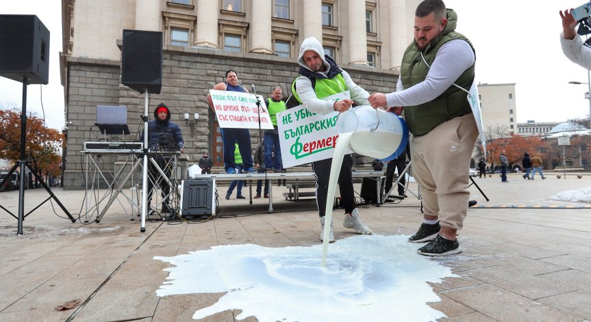 Министър Вътев за земеделците: България наистина дава най-високи субсидии