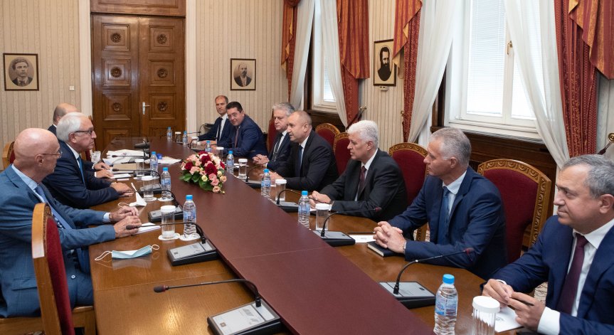 Радев: Ефективната борба с корупцията е ключова за устойчивото развитие