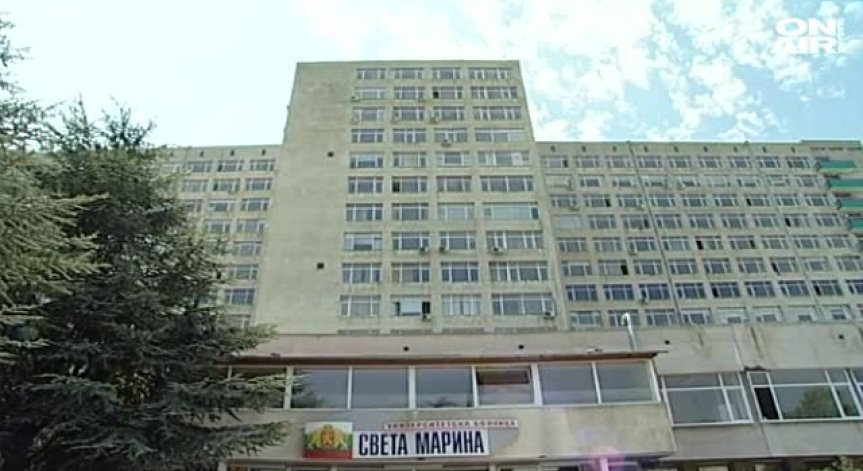Асансьор с 8 души в него пропадна във варненска болница