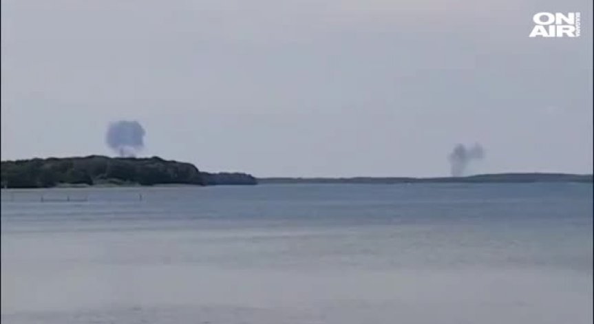При тренировъчен полет два военни самолета се разбиха