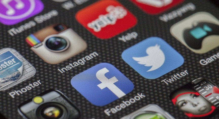 Онлайн платформите взимат мерки срещу манипулирано съдържание