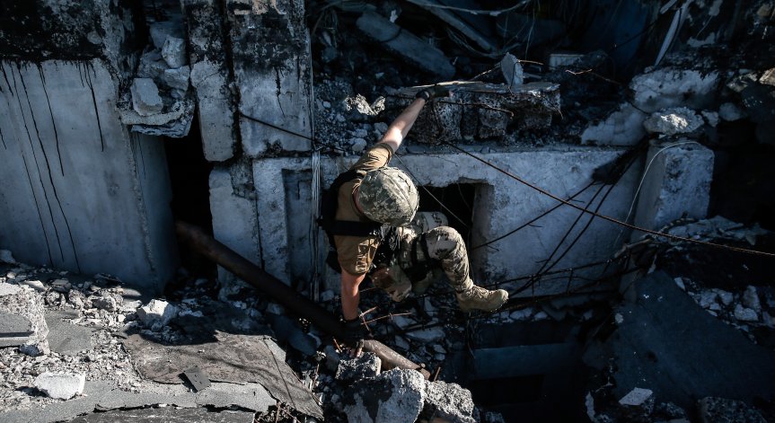 Руската армия е пред колапс, Москва започна да набира и жени