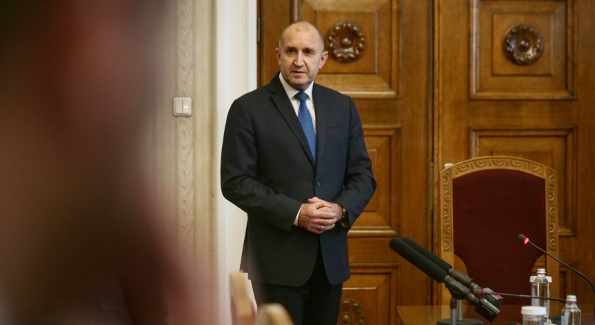 Радев: Ще отчета обстоятелствата, за да не отидем на избори през август