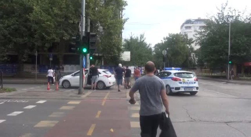 Кола помете жена на пешеходна пътека в Пловдив