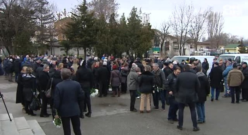 Стотици си взеха последно сбогом с футболната легенда Павел Панов