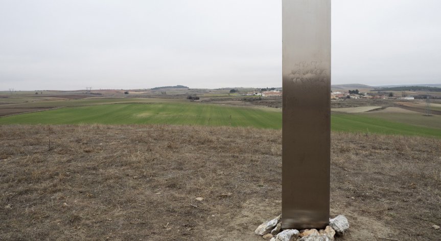 Откриха странен монолит в пустинята в Невада