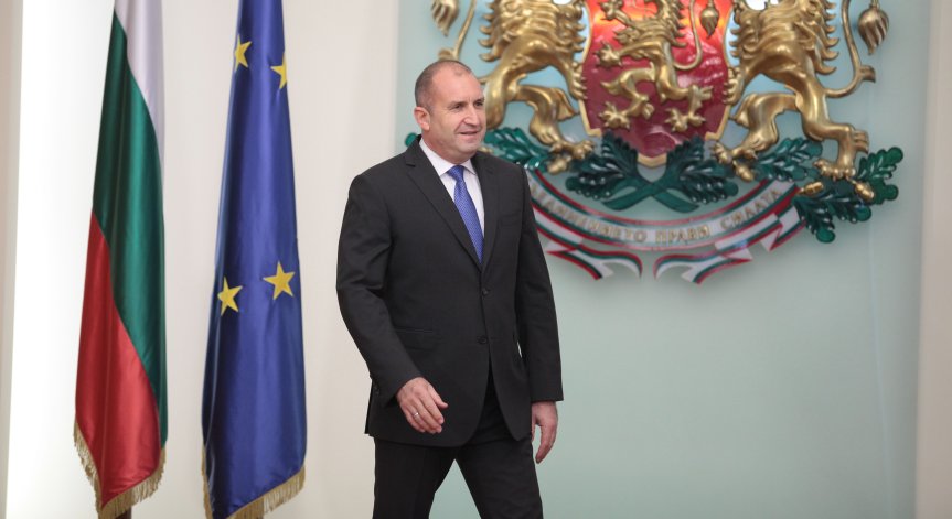Румен Радев издаде укази за назначаване на служебно правителство и избори 2 в 1