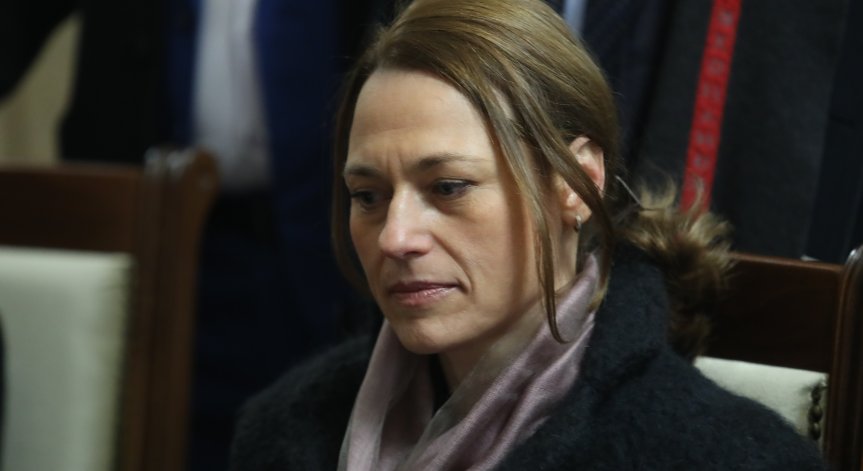 Ива Митева съди парламента заради уволнението си