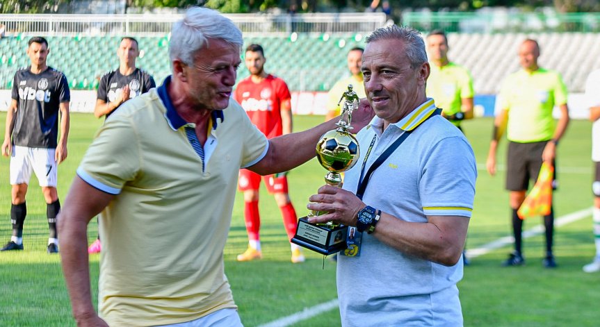 Илиан Илиев получи приза за най-добър треньор за миналия сезон