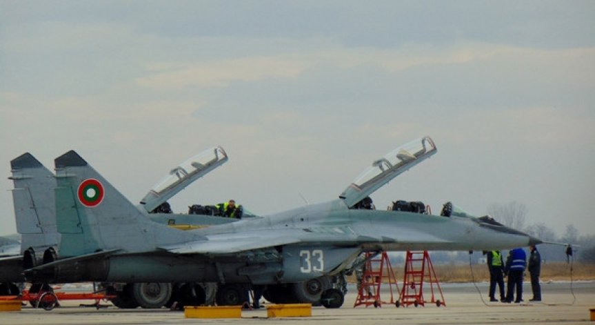 България получи втори ремонтиран двигател за МиГ-29 от Полша