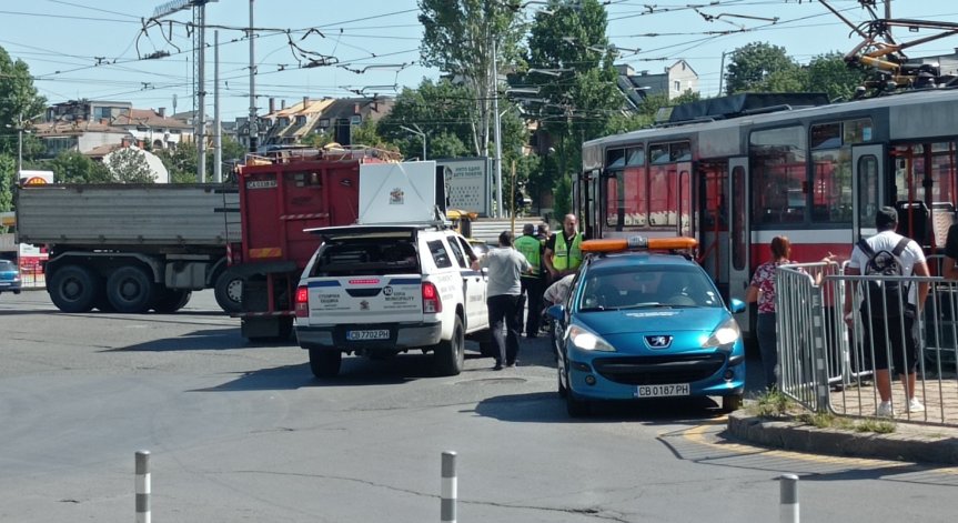 Втори трамвай излезе от релсите в София, пак по линия 22